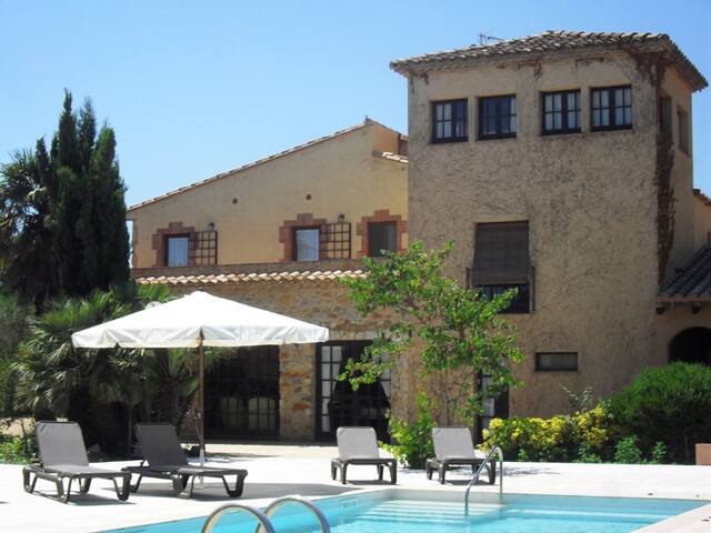 ‘Masia Catalana’ s.XVIII Jardins gallery image 2