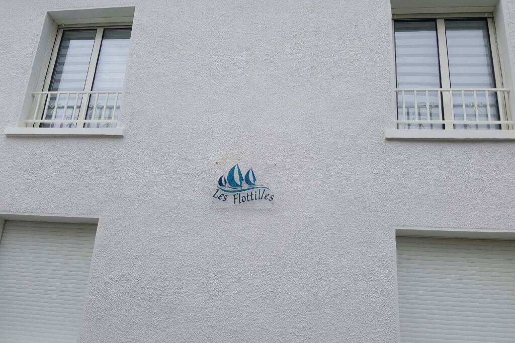 Un logement rénové entièrement en 2016, intérieur comme extérieur!