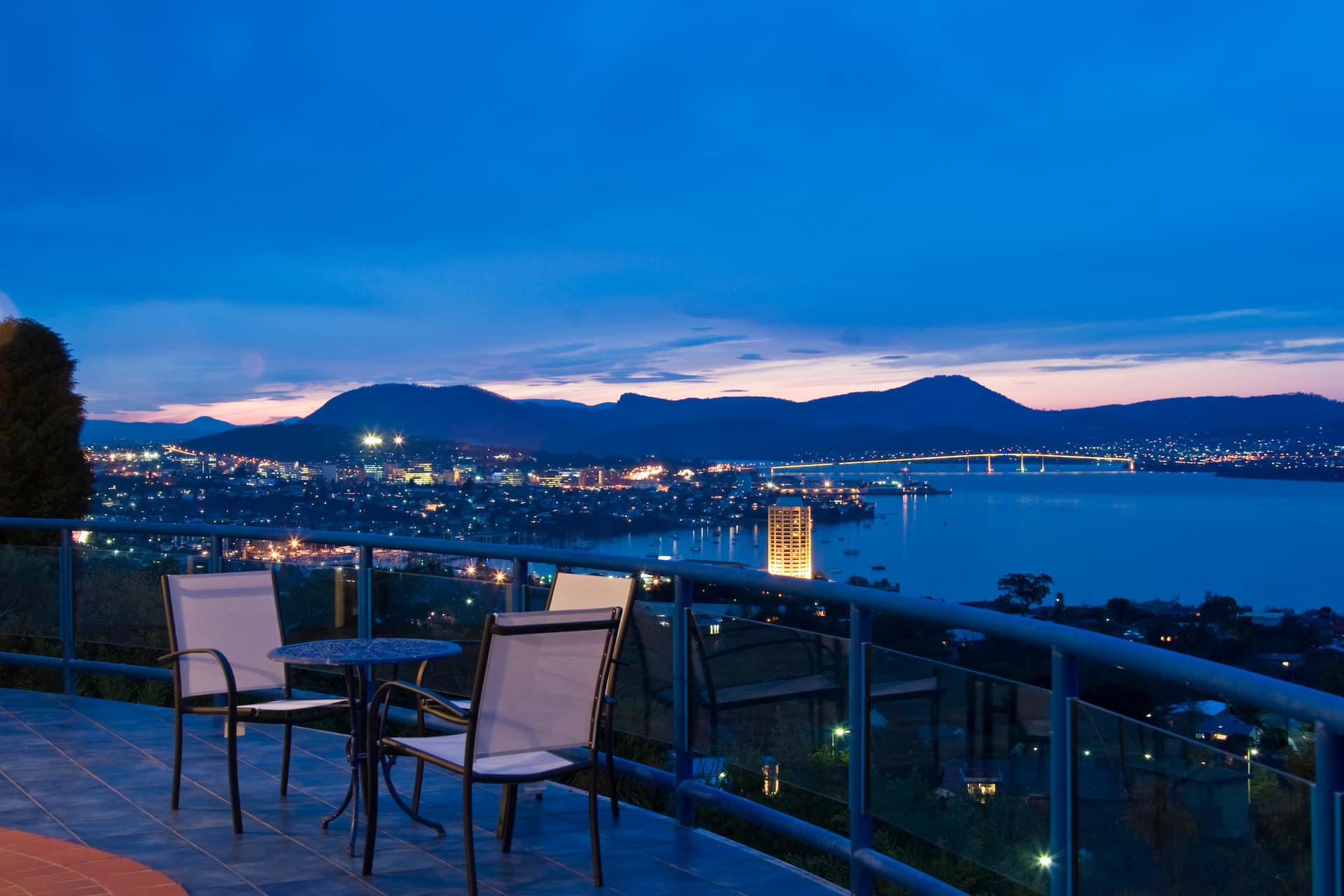 Enchanting Views with relaxing SPA and Sauna.