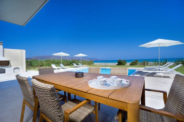 Beach Villa I, 4 BD, 3 BA, private pool, seafront gallery image 4