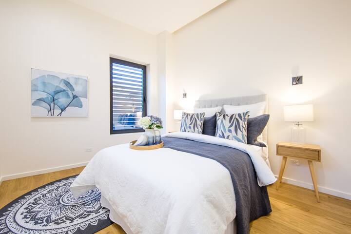 Luxurious Penthouse Brighton Beach gallery image 5