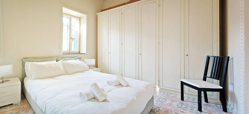 Navona-Campo de’ Fiori Penthouse with 2 balconies gallery image 5