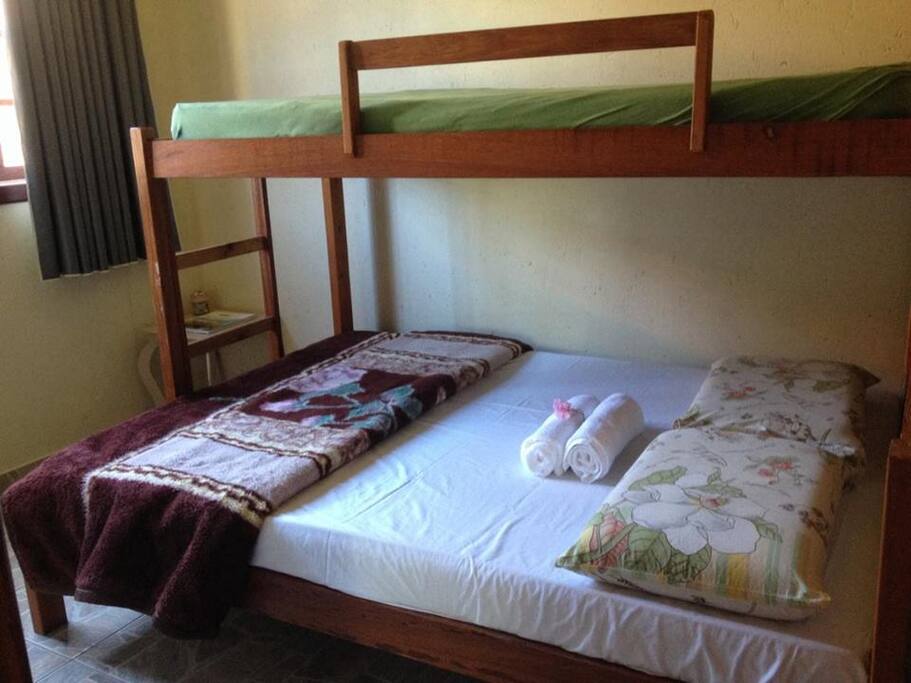 Quarto Casal com cama extra