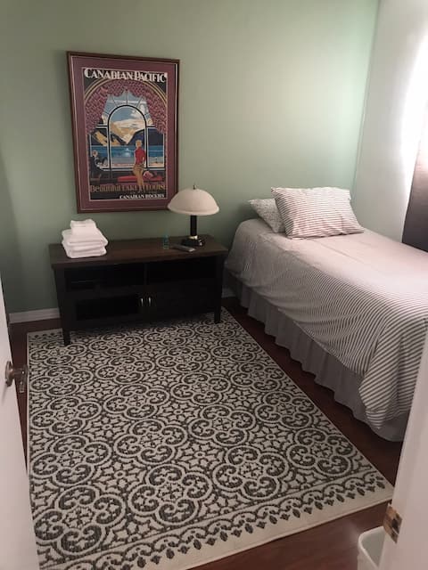 Private cozy room with private 3 pc bathroom