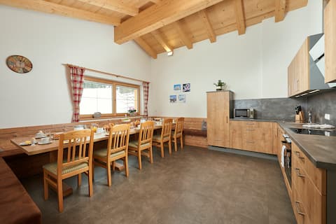 Popular Airbnb listing: Vacation home Rohrmoos - Apartment Braggstein 4 rooms in Maria Alm Am Steinernen Meer