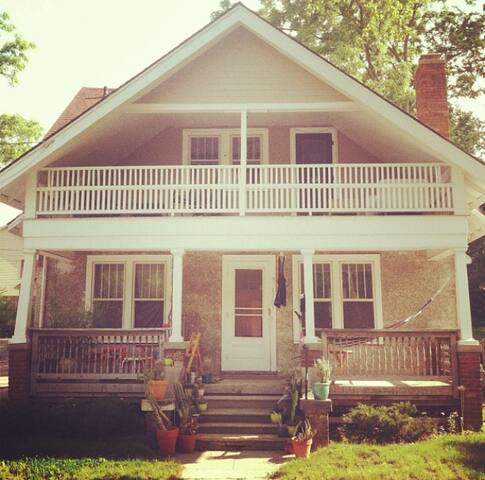 Bucolic Boardgame Bungalow
