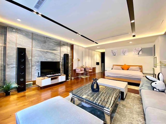 火車站/捷運站旁/場地租借拍攝/台北101百貨/饒河街觀光夜市/西門町步行街/信義區夜店/南港展覽館 gallery image 2