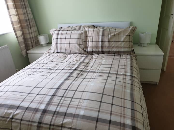 Crowthorne Vacation Rentals & Homes England, United Kingdom Airbnb