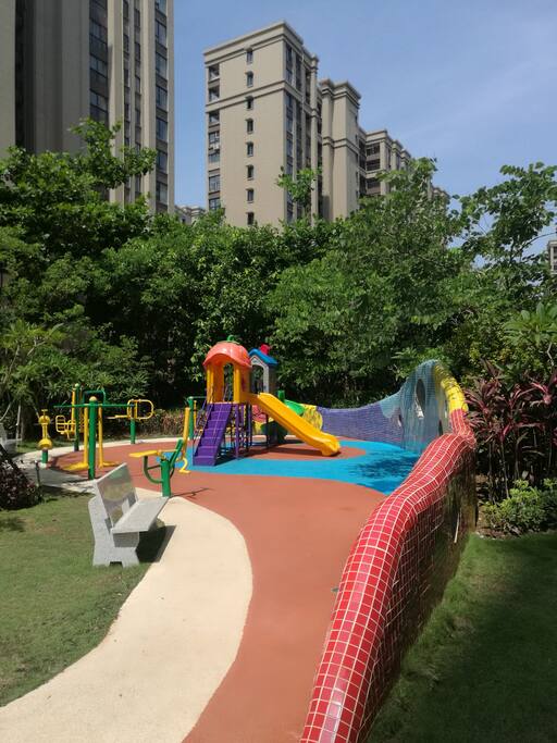 小区健身区,老少皆宜