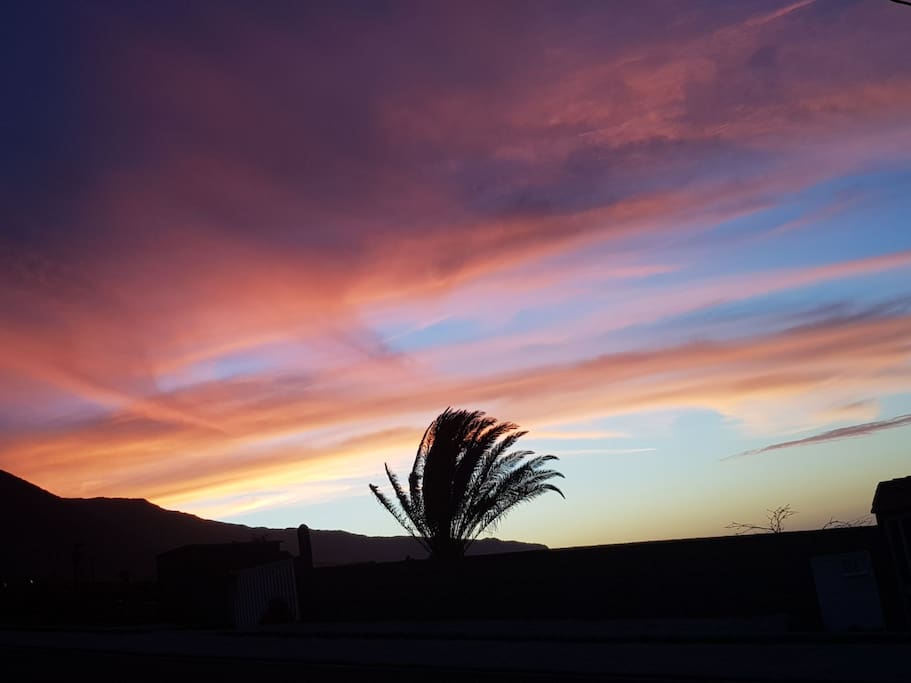 PUESTA DE SOL DESDE EL BALCON
