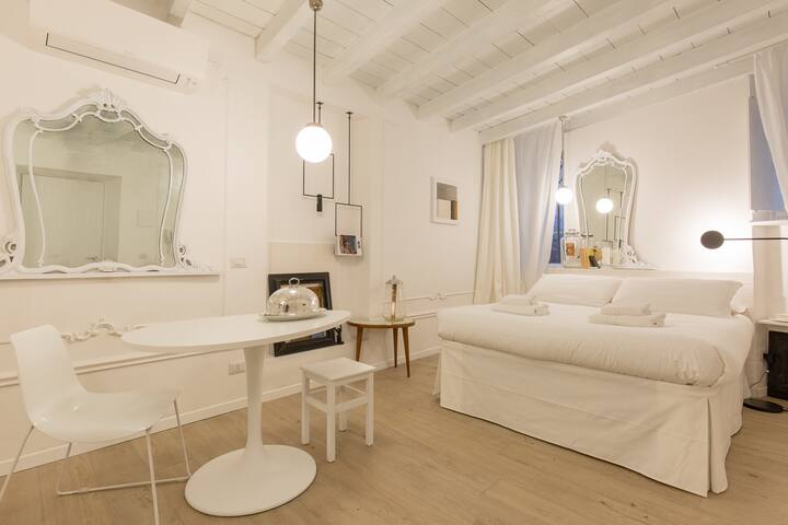 PUNTO FERMO HOME...in centro a Verona(M0230912753)