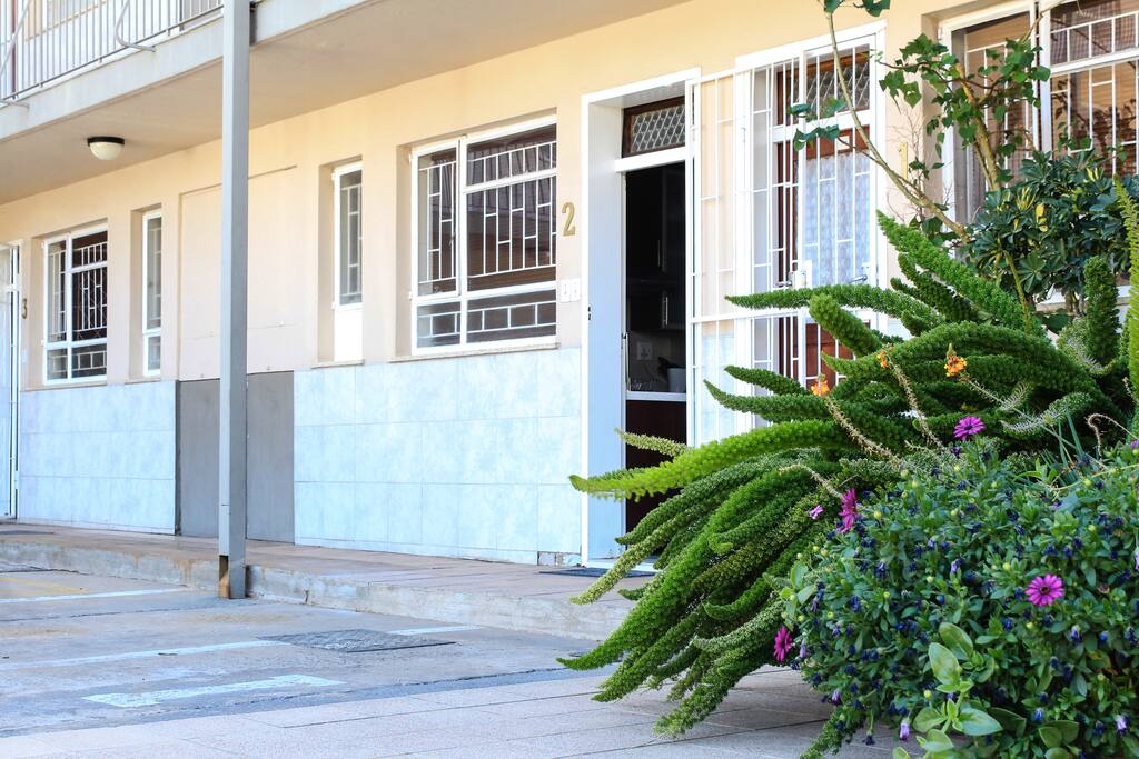 Located in a secure estate, Lalapanzi has been the choice destination for diplomats from all over the world.