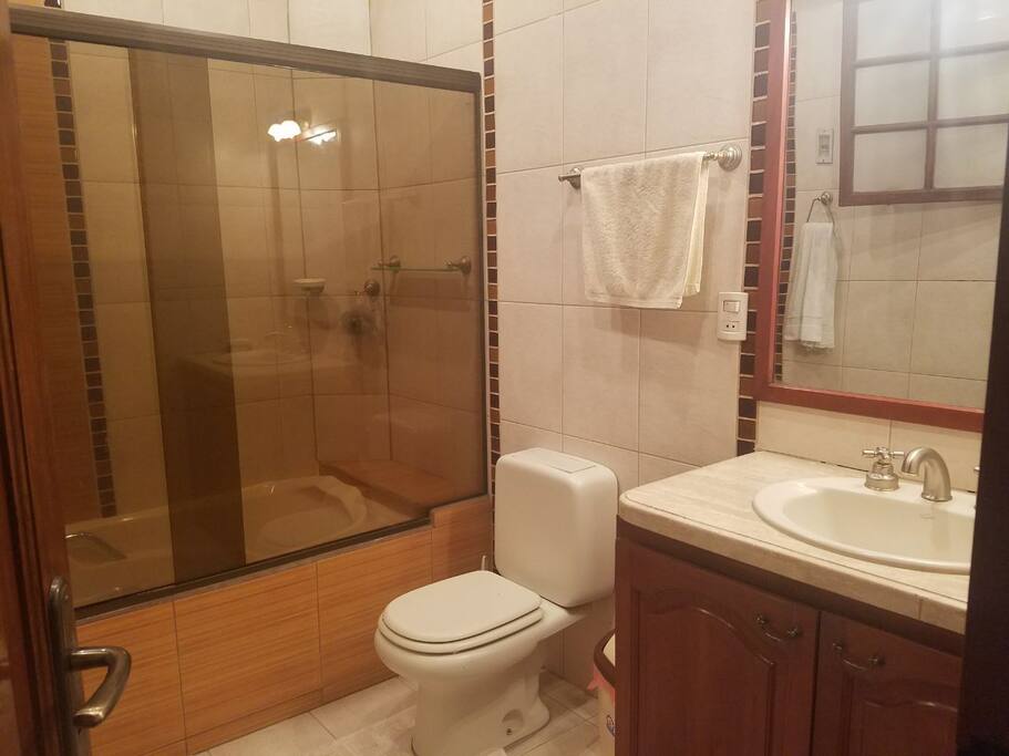 baño compartido entre 2 habitaciones