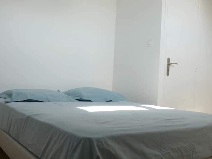 سرير مزدوج، غرفة نوم ثانية في الطابق العلوي