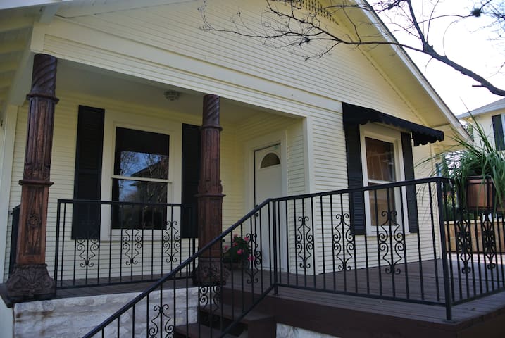 Clarksville Guest House – Downtown gallery image 3