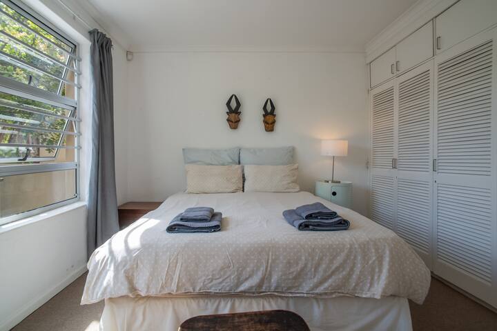 Spacious home with private pool and close to beach gallery image 4