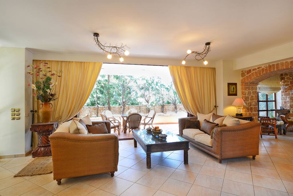 entrance living room