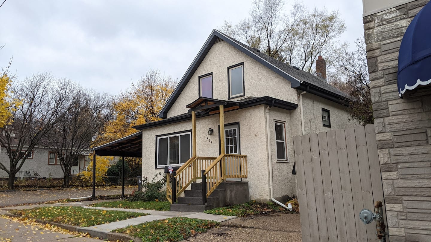Full amenity 1 bedroom 1 lv home -No cleaning Fee