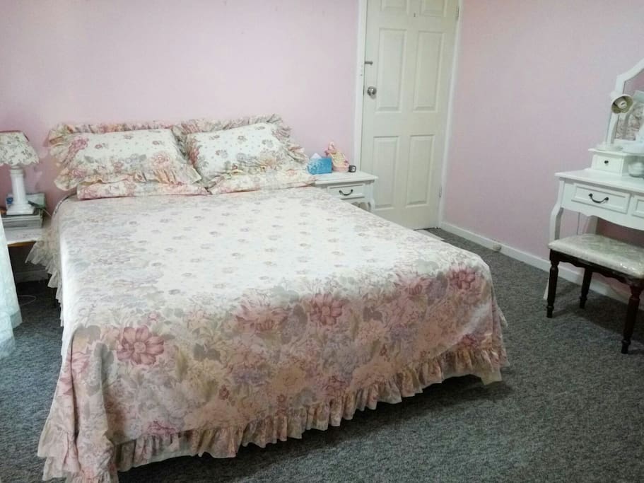 Comfy large bedroom
