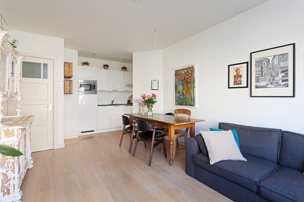 Cosy open kitchen and living room