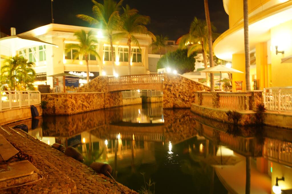 Plaza la Isla a 5min del departamento