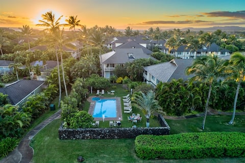 3BR condo with A/C, pool & 10min walk to the beach