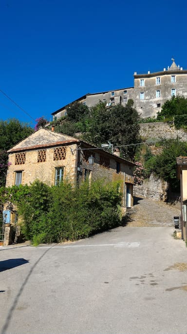 Un paese famoso in Versilia - Un village typique de Toscane
