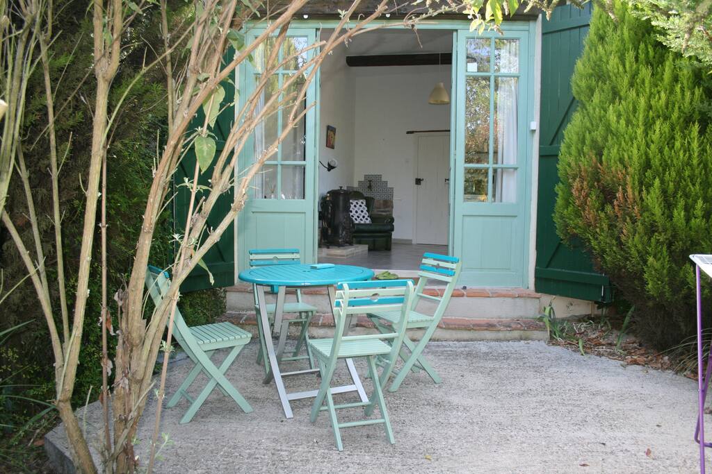Terrasse devant le gîte
