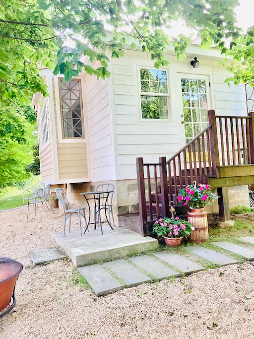 Garden Duplex Apt with Personal Outdoor Space