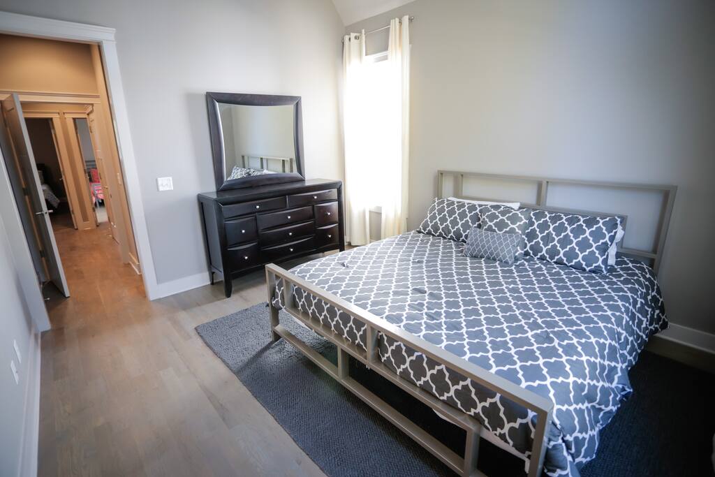 Very comfortable King Master Suite
