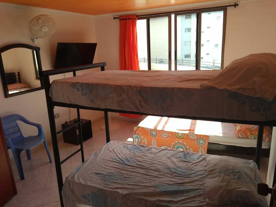 Amplias y comodas habitaciones / Spacious and comfortable rooms.