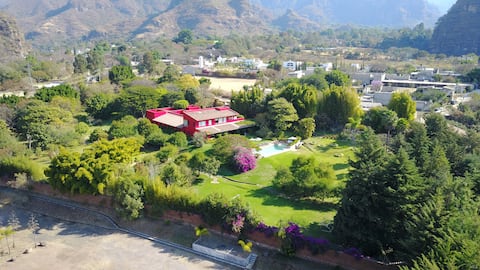 Successful Airbnb property: Mansion with staff, pool, jacuzzi & amazing views in State Of Mexico