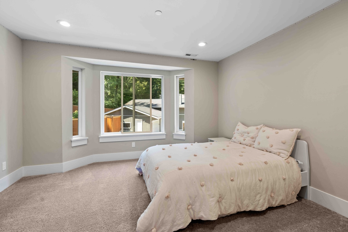 Голем кревет