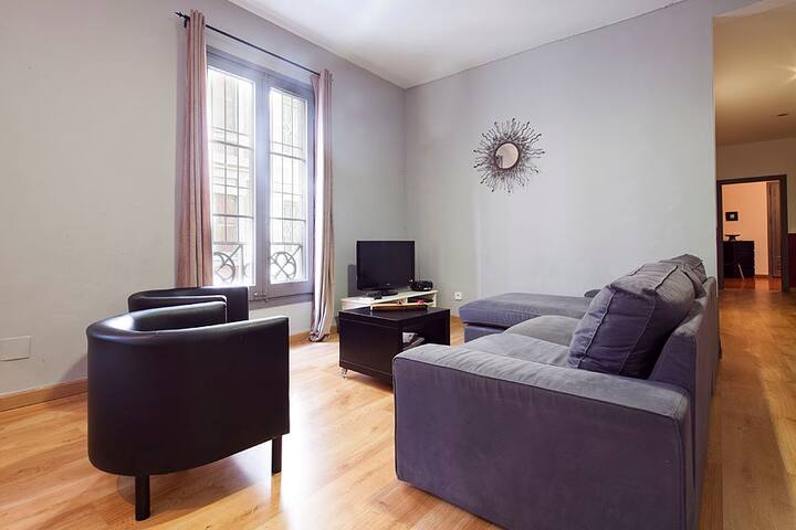 Executive Cataluña 1, 6 Bedrooms. WIFI, A/C gallery image 3