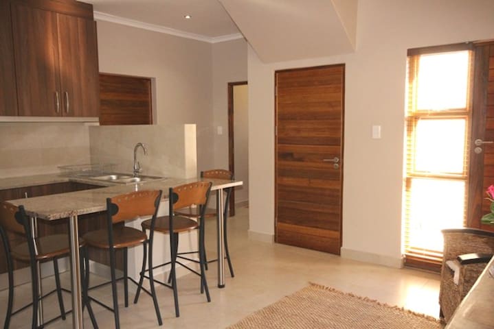 Luxury Self Catering apartment gallery image 4