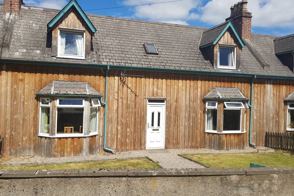 Front of No.2 Dalmore Farm