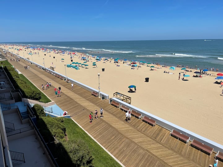 Oceanfront Condo On the Beach/Boardwalk Condominiums for Rent in