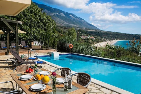 Villa Kanali - Private Pool Steps from the Beach