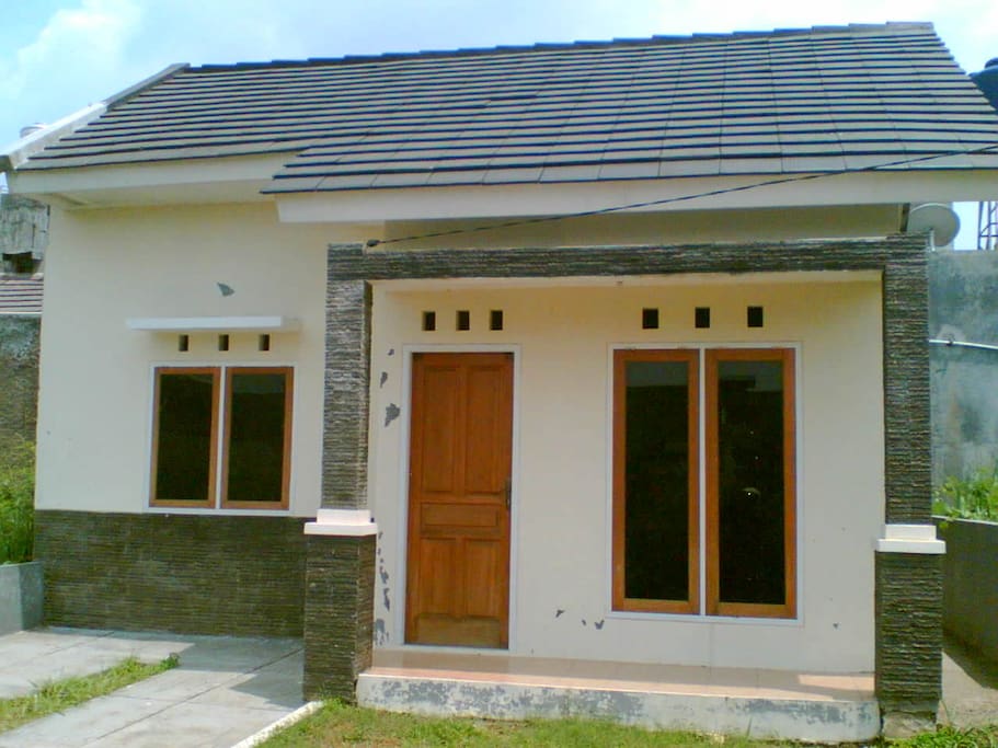 Rumah nyaman sewa murah - Houses for Rent in Djakarta 