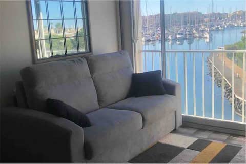Successful Airbnb property: Cap d'Agde: splendid apartment with harbor views in Agde