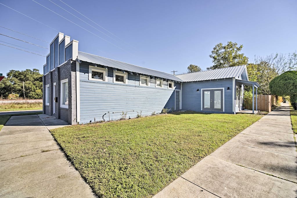 The property sits in a neighborhood of 30's and 40's era homes.