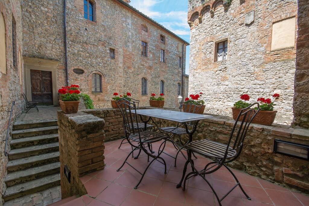Pianerottolo nella corte