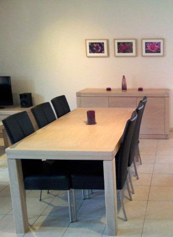 Leuven "Oude Markt" New 2 Bedroom Condominiums for Rent in Flemish