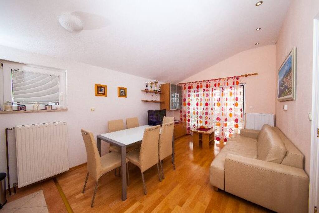 Living room 3