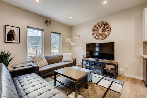 Elbert's Escape / Sleeps 8 / Lakefront Views, New