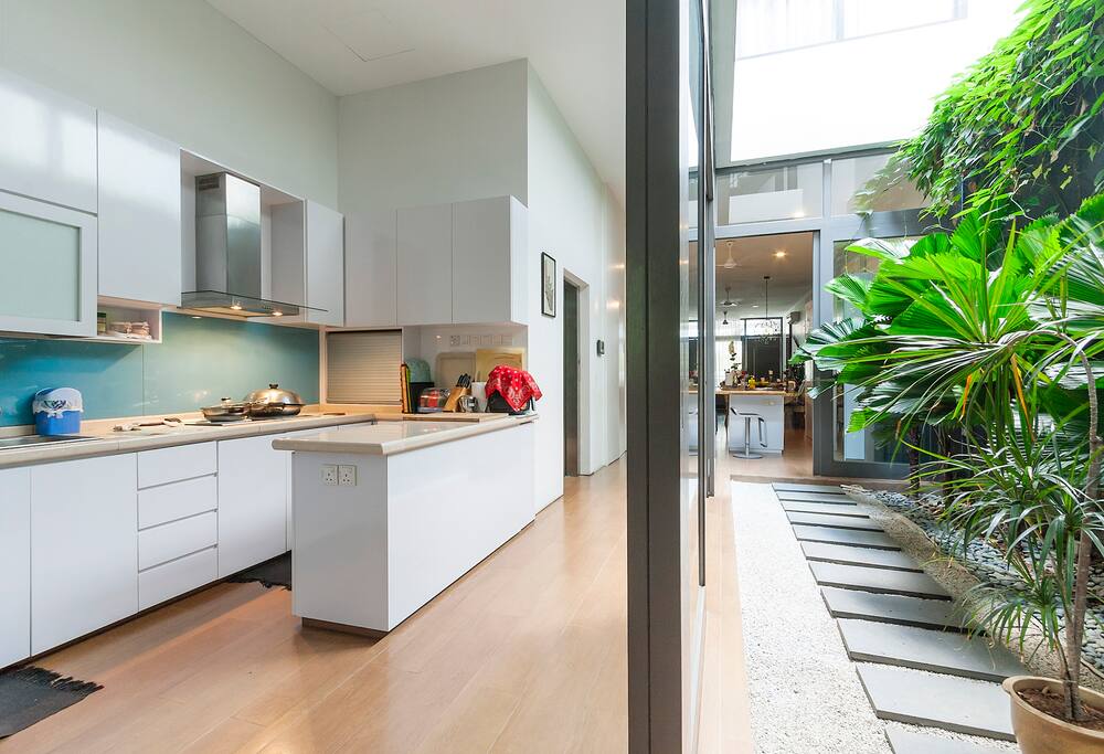 Kitchen & air well