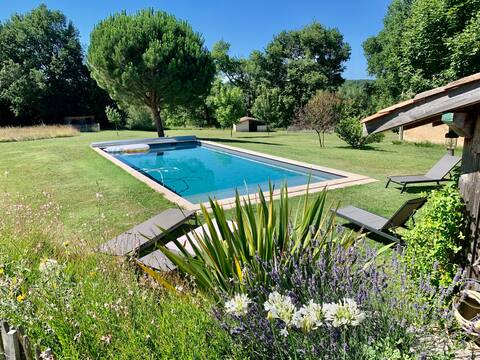 Domaine de Mondet, surrounded by vineyards!