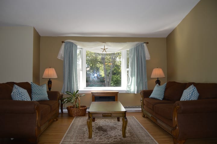 Your Perfect Getaway! Near Beach, Uri, & Newport! - Narragansett, RI