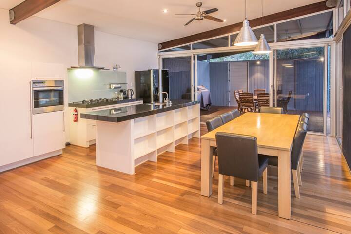 Eagle Bay View gallery image 3