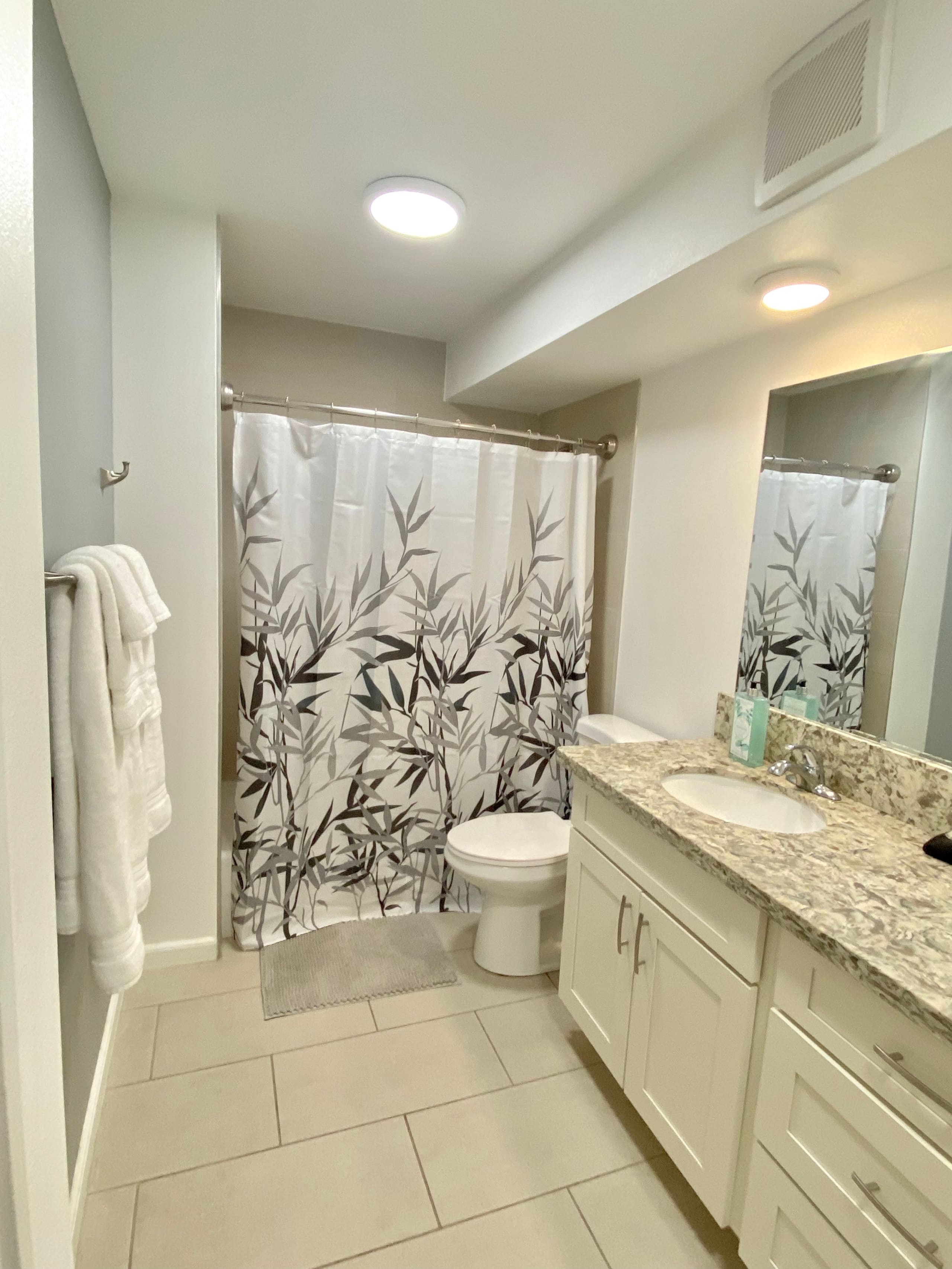 Condo in Honolulu · ★4.71 · 1 bedroom · 2 beds · 1 bath - Image 8